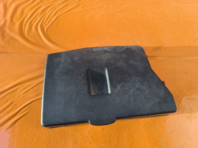 bontott TOYOTA AVENSIS T27 Biztosítéktábla Fedél