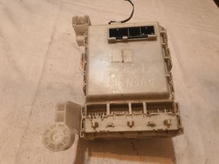 bontott TOYOTA AVENSIS T27 Biztosítéktábla Utastér