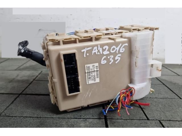 bontott TOYOTA AVENSIS T27 Biztosítéktábla Utastér