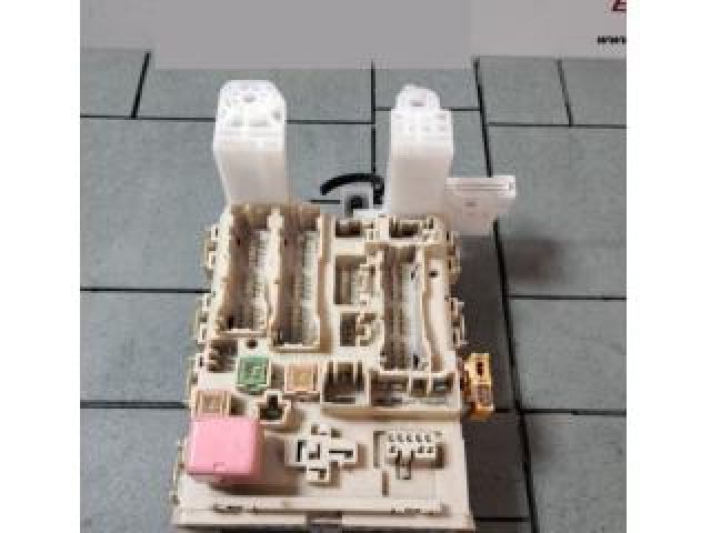 bontott TOYOTA AVENSIS T27 Biztosítéktábla Utastér