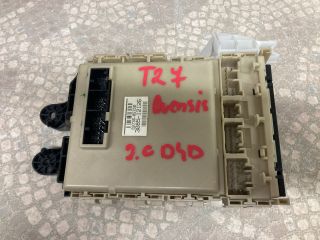 bontott TOYOTA AVENSIS T27 Biztosítéktábla Utastér