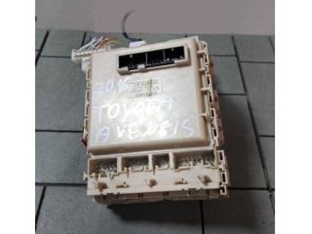 bontott TOYOTA AVENSIS T27 Biztosítéktábla Utastér