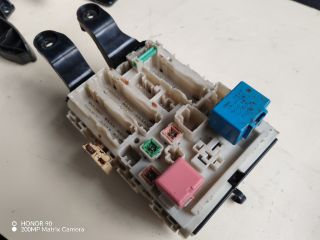 bontott TOYOTA AVENSIS T27 Biztosítéktábla Utastér