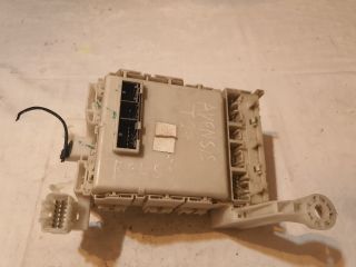 bontott TOYOTA AVENSIS T27 Biztosítéktábla Utastér