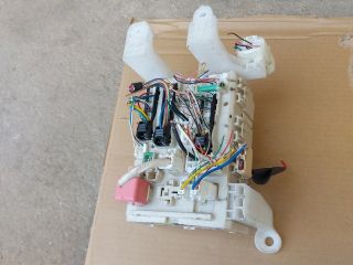 bontott TOYOTA AVENSIS T27 Biztosítéktábla Utastér