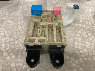 bontott TOYOTA AVENSIS T27 Biztosítéktábla Utastér