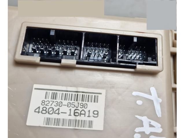 bontott TOYOTA AVENSIS T27 Biztosítéktábla Utastér