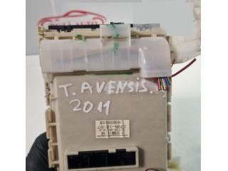 bontott TOYOTA AVENSIS T27 Biztosítéktábla Utastér