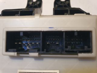 bontott TOYOTA AVENSIS T27 Biztosítéktábla Utastér