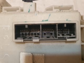 bontott TOYOTA AVENSIS T27 Biztosítéktábla Utastér