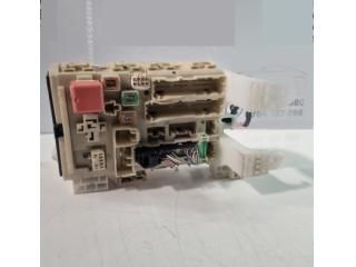 bontott TOYOTA AVENSIS T27 Biztosítéktábla Utastér