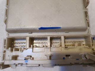 bontott TOYOTA AVENSIS T27 Biztosítéktábla Utastér