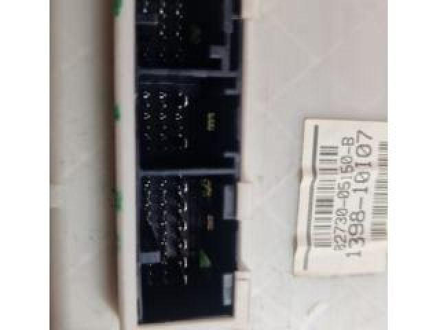 bontott TOYOTA AVENSIS T27 Biztosítéktábla Utastér