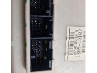 bontott TOYOTA AVENSIS T27 Biztosítéktábla Utastér