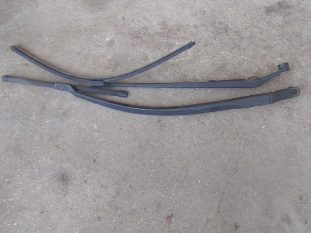 bontott TOYOTA AVENSIS T27 Első Ablaktörlő Kar