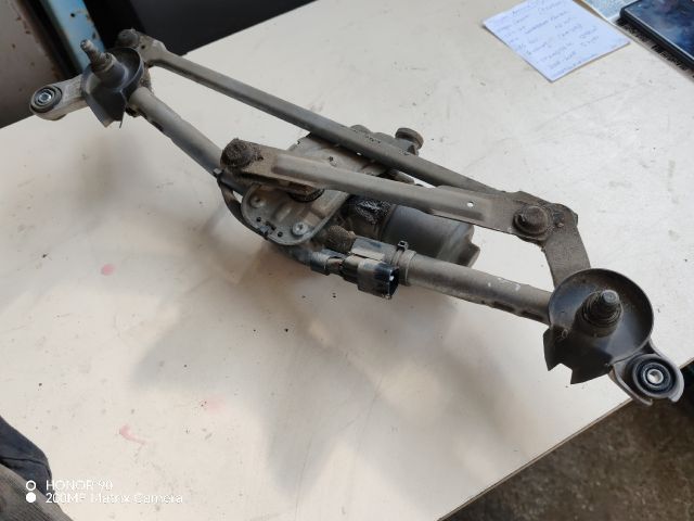 bontott TOYOTA AVENSIS T27 Első Ablaktörlő Szerkezet Motorral