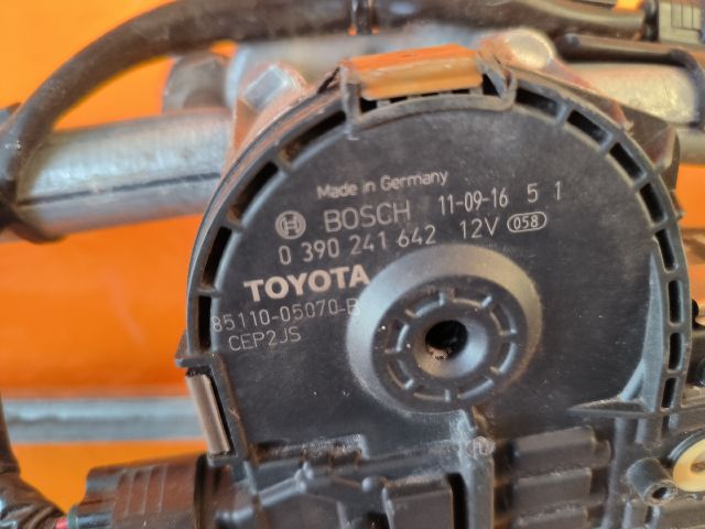 bontott TOYOTA AVENSIS T27 Első Ablaktörlő Szerkezet Motorral