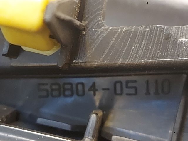 bontott TOYOTA AVENSIS T27 Első Hamutartó