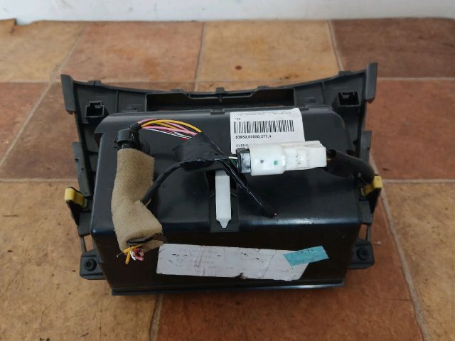 bontott TOYOTA AVENSIS T27 Első Hamutartó