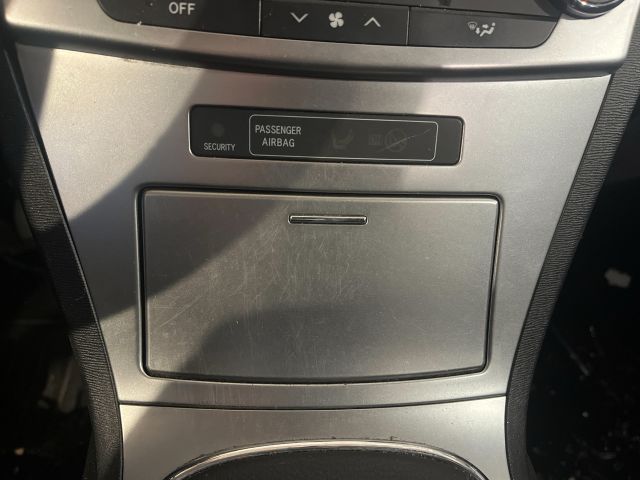 bontott TOYOTA AVENSIS T27 Első Hamutartó