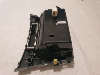 bontott TOYOTA AVENSIS T27 Első Hamutartó