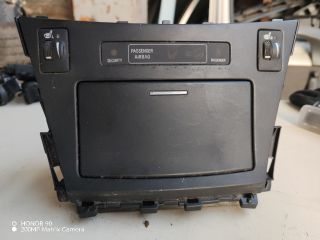 bontott TOYOTA AVENSIS T27 Első Hamutartó