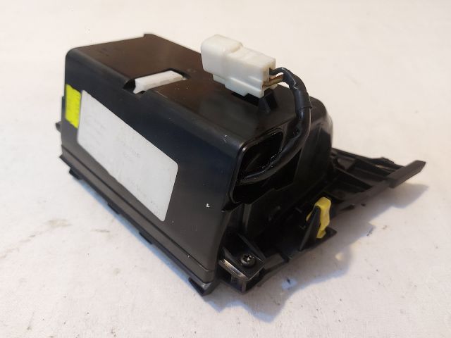 bontott TOYOTA AVENSIS T27 Első Hamutartó