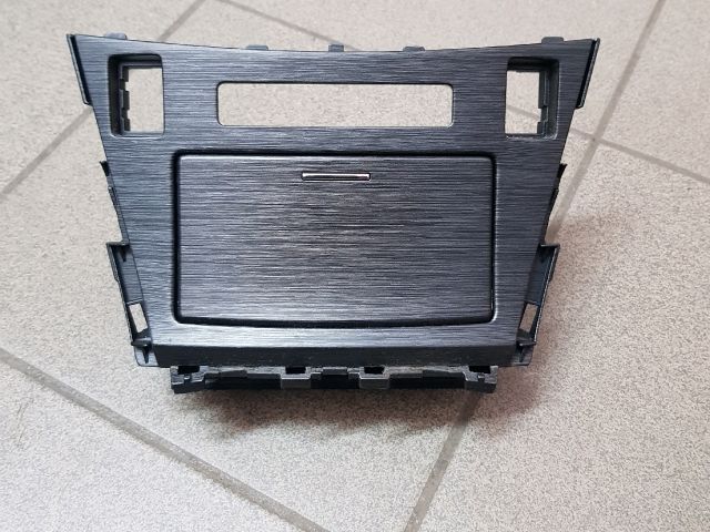 bontott TOYOTA AVENSIS T27 Első Hamutartó