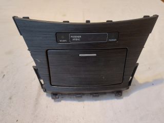 bontott TOYOTA AVENSIS T27 Első Hamutartó