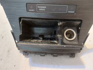 bontott TOYOTA AVENSIS T27 Első Hamutartó