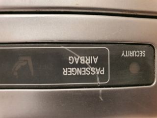 bontott TOYOTA AVENSIS T27 Első Hamutartó