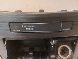 bontott TOYOTA AVENSIS T27 Első Hamutartó