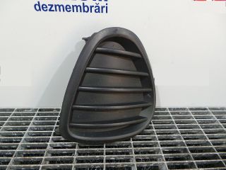 bontott TOYOTA AVENSIS T27 Első Lökhárító Díszléc