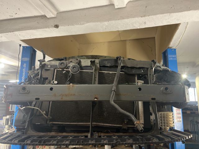 bontott TOYOTA AVENSIS T27 Első Lökhárító Merevítő (Fém)