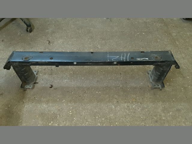 bontott TOYOTA AVENSIS T27 Első Lökhárító Merevítő (Fém)