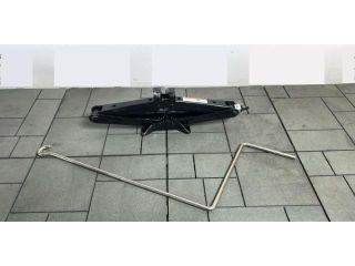 bontott TOYOTA AVENSIS T27 Emelő