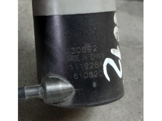 bontott TOYOTA AVENSIS T27 Fényszórómosó Szivattyú