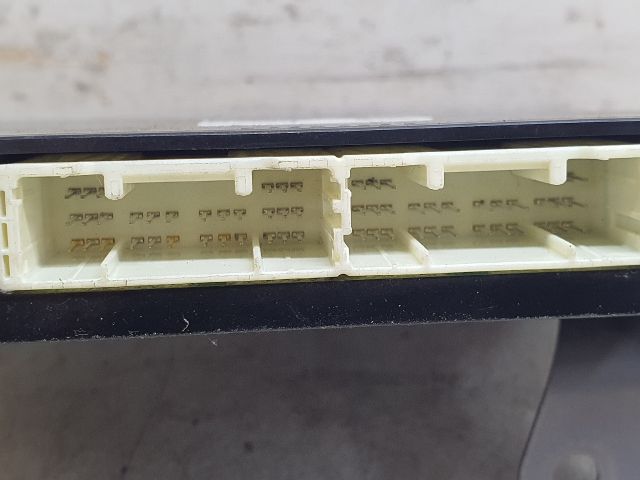 bontott TOYOTA AVENSIS T27 Feszültségszabályzó