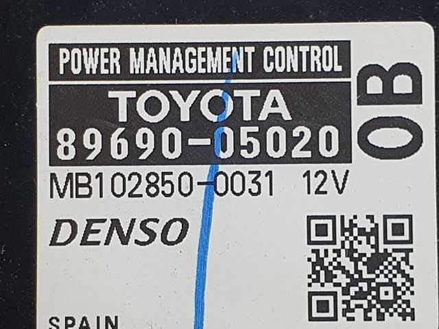 bontott TOYOTA AVENSIS T27 Feszültségszabályzó