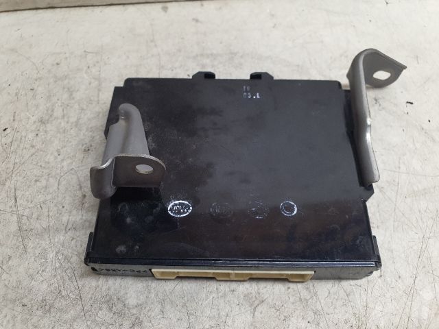 bontott TOYOTA AVENSIS T27 Feszültségszabályzó