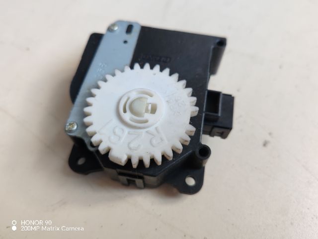 bontott TOYOTA AVENSIS T27 Fűtés Állító Motor