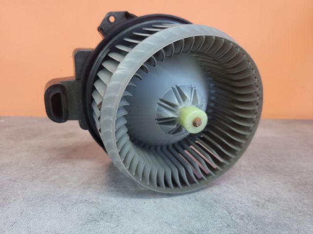 bontott TOYOTA AVENSIS T27 Fűtőmotor (Klímás)