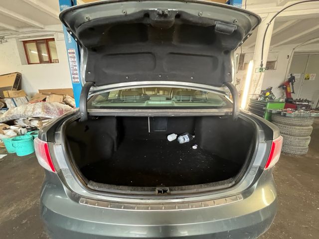 bontott TOYOTA AVENSIS T27 Hátsó középső Biztonsági Öv