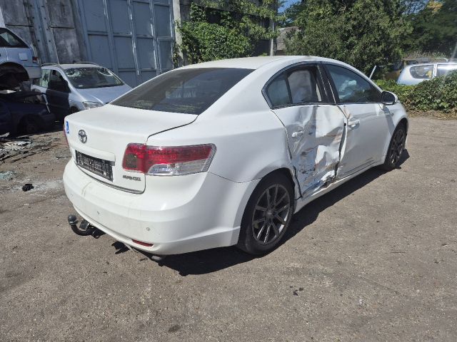 bontott TOYOTA AVENSIS T27 Hátsó Lökhárító (Részeivel)