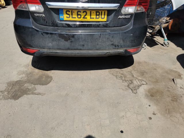 bontott TOYOTA AVENSIS T27 Hátsó Lökhárító (Részeivel)