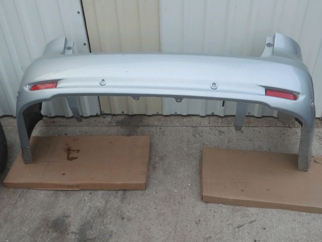 bontott TOYOTA AVENSIS T27 Hátsó Lökhárító (Részeivel)