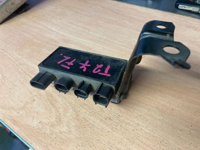 bontott TOYOTA AVENSIS T27 Izzító Relé