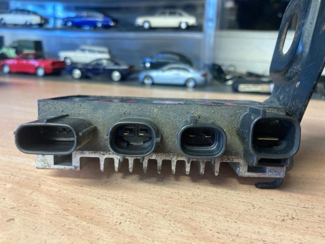 bontott TOYOTA AVENSIS T27 Izzító Relé