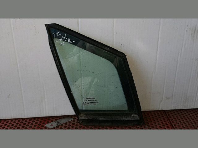 bontott TOYOTA AVENSIS T27 Jobb első Fixüveg (Ajtóban)