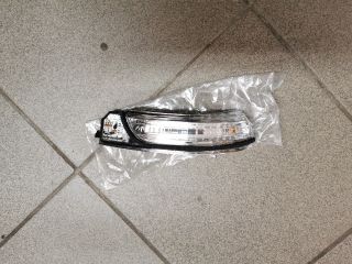 bontott TOYOTA AVENSIS T27 Jobb első Irányjelző